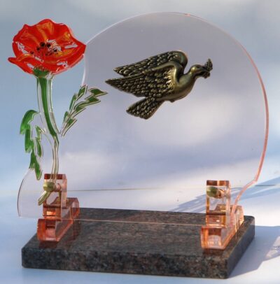 plaque funéraire altuglass colombe en bronze et coquelicot sérigraphié de plaques funéraires en ligne